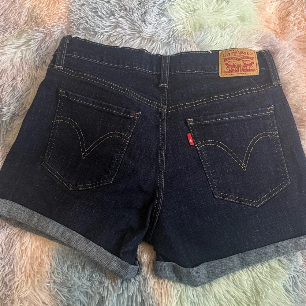 Women's Levi’s dark Blue Denim Shorts - Picture 4 of 4